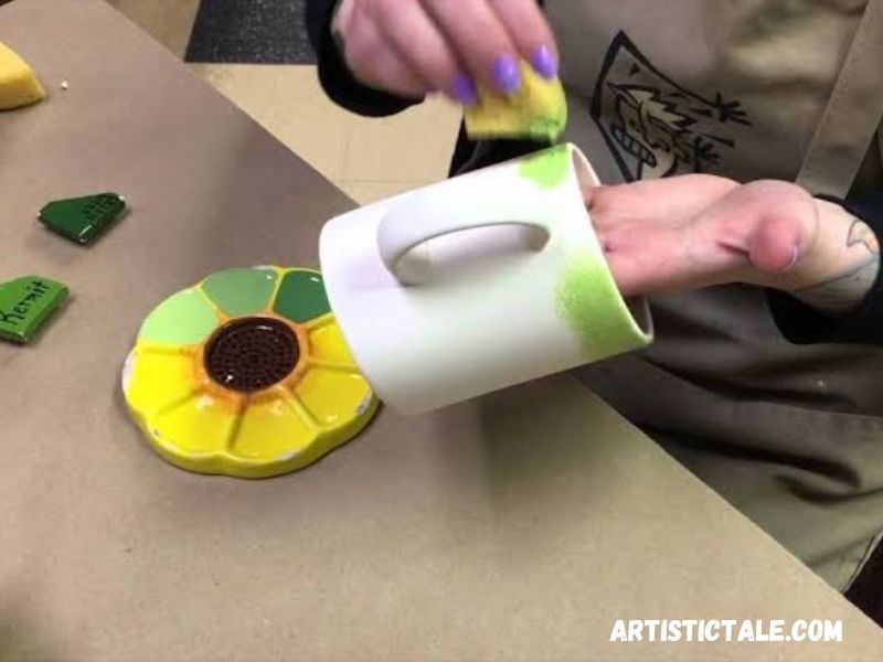 Pottery Painting With Sponging Technique