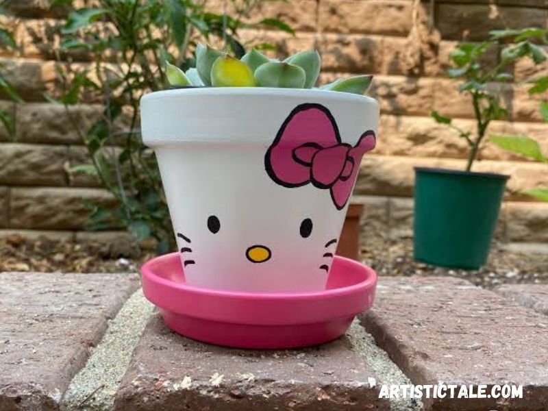 Hello kitty pot painting